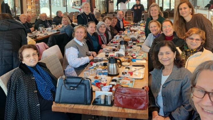 Ahmet Akkoç’ta gelenek bozulmadı